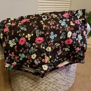 Torrid floral shorts sz 22